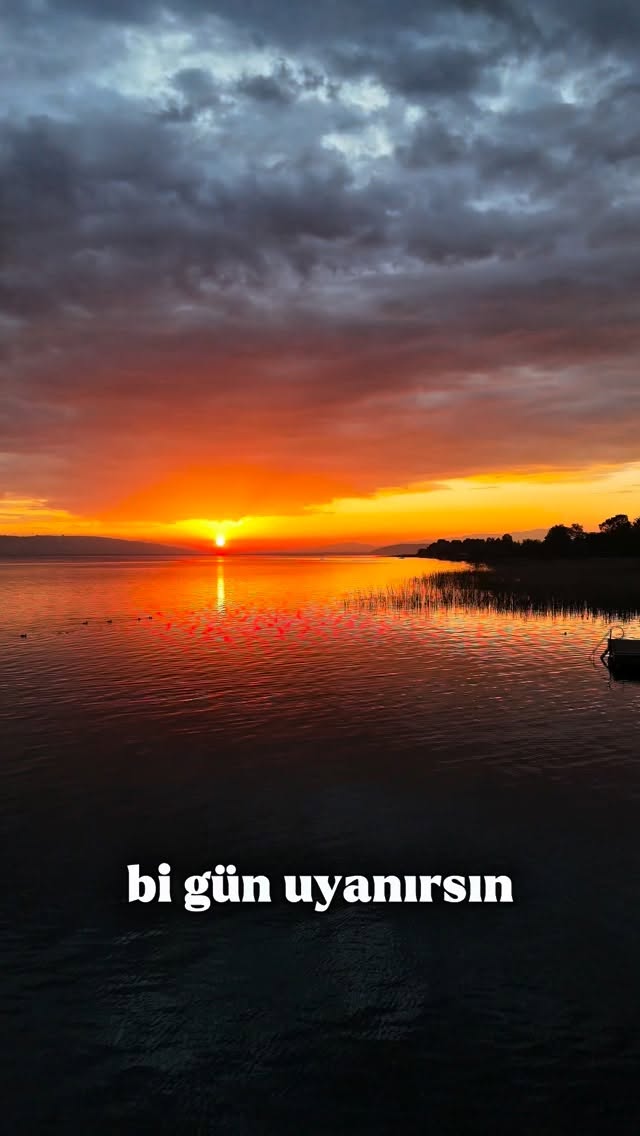 @clubaquatixsapanca Değişim ruhun yeniden doğmasıdır. 🌅

@highstudiosturkiye 📸

#sapanca #water #drone #watersports